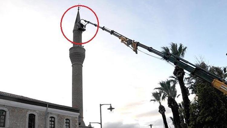 85 yaşında 30 metrede minare tamir etti