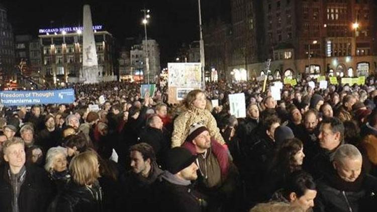 Paris saldırısı Hollandada protesto edildi