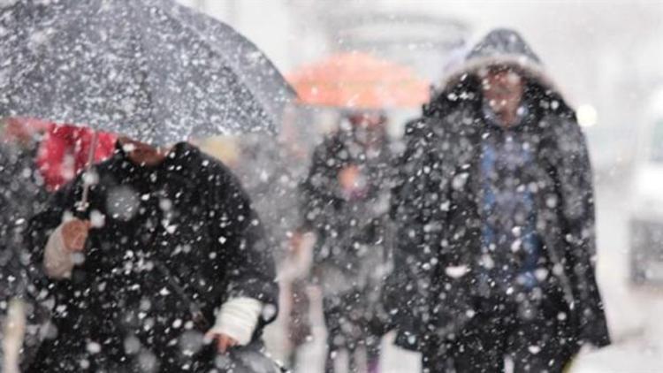 İstanbulda kar etkisini artırıyor