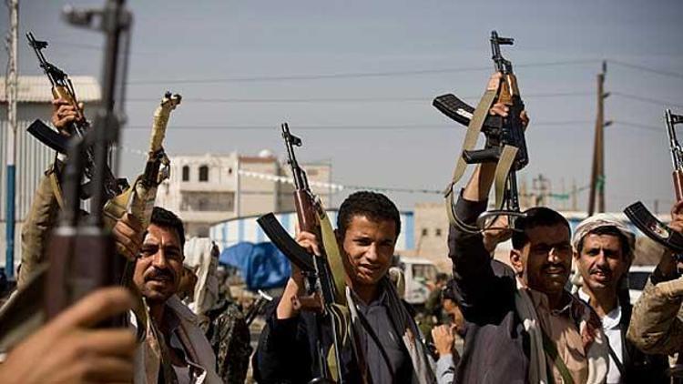 Yemende Husiler, ülkenin üçüncü büyük kenti Taizi ele geçirdi