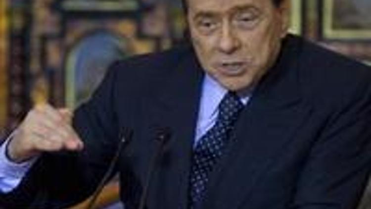 Berlusconinin kaderi perşembe belirlenecek