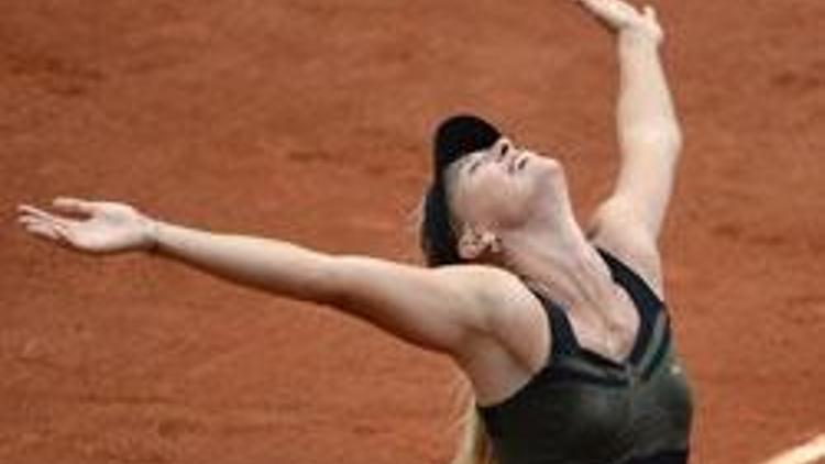 Fransada şampiyon Sharapova