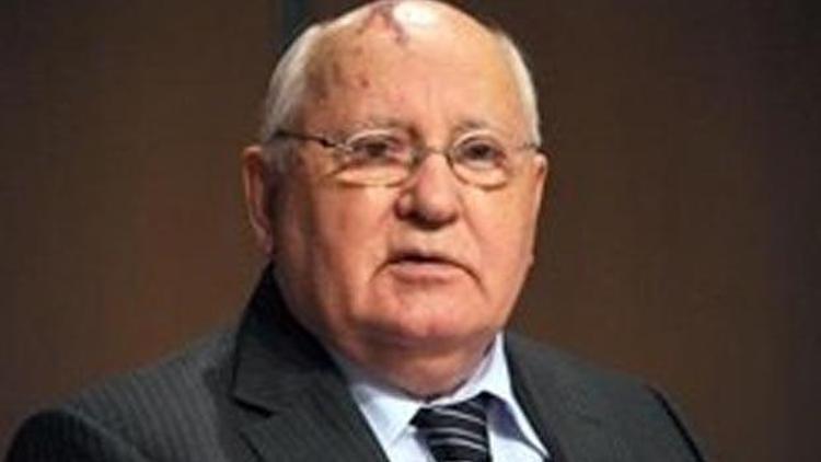 Gorbaçov sert konuştu: Dünyanın baş virüsü ABD, Ebola değil