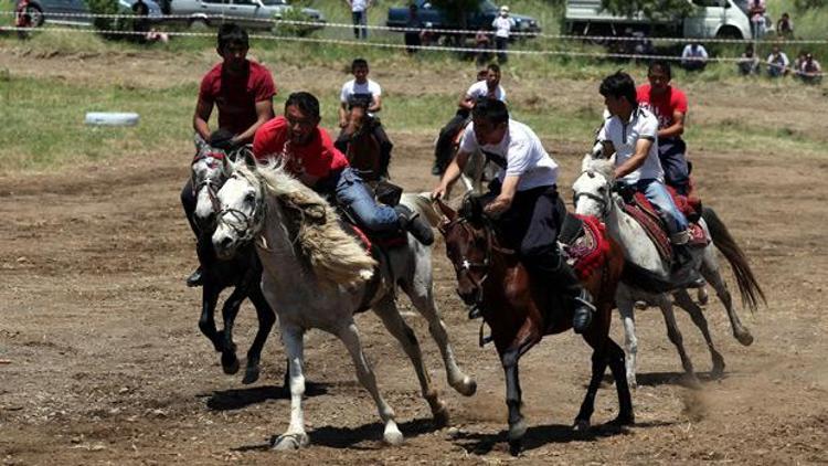 Afganistanda “Buzkaşi” müsabakaları sürüyor