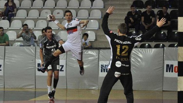 Beşiktaş Mogaz: 30 - THW Kiel: 36