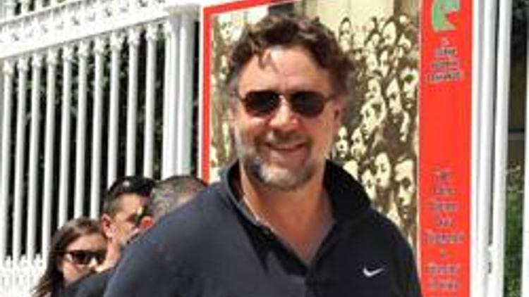 Russell Crowe’dan salyangozlu gönderme