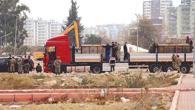 Adana’daki TIR savcısı da gitti