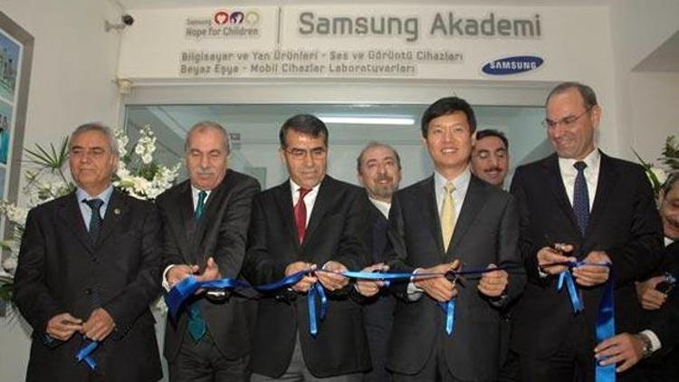 Samsung Akademinin yeni öğrencileri İzmirli gençler oldu
