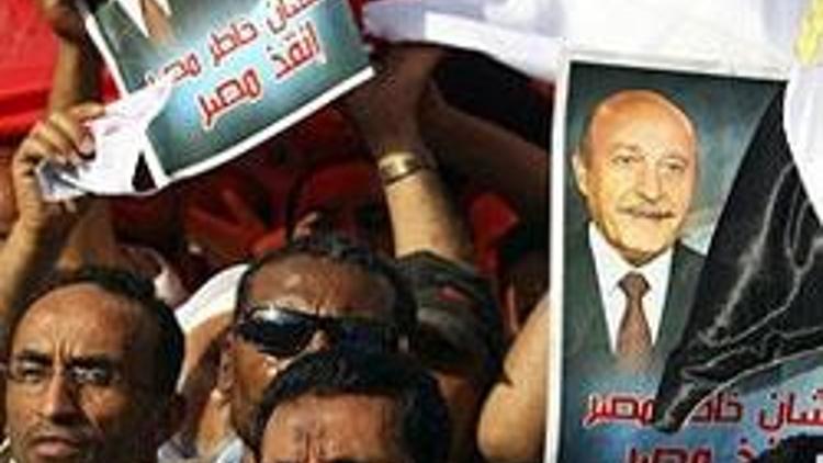 Mısırda başkanlık gerilimi