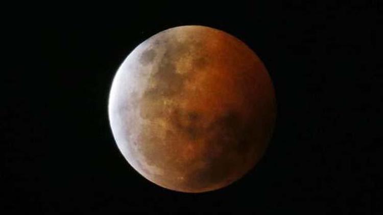 8 Ekim Ay tutulması ve Kanlı Ay görüntüleri canlı yayında