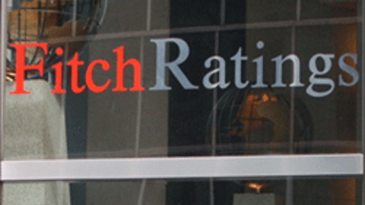 Fitch Türkiyenin görünümünü düşürdü