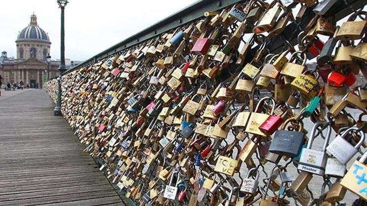 Paris’in derdi, ‘Aşk köprüsü’nün kilitleri