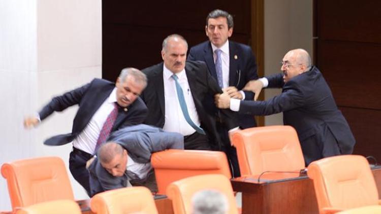Mecliste AK Partili ve MHPli milletvekilleri arasında kavga