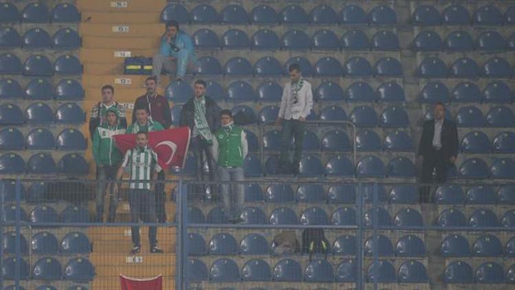 Konyaspor tribünü 10 kişi kaldı