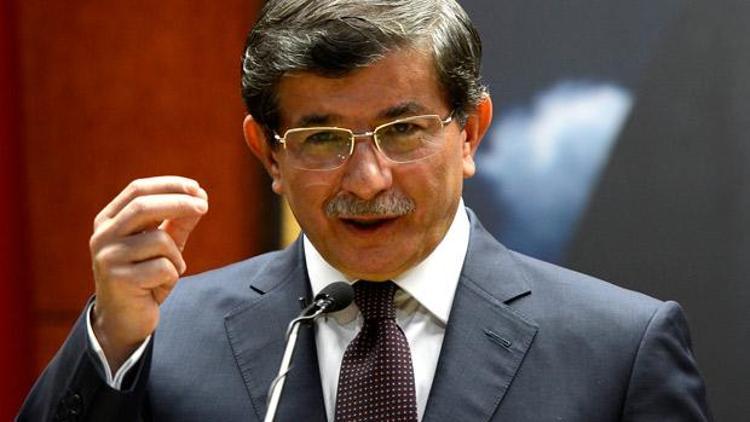 Davutoğlu: Sanki bütün kabine üyeleri yolsuzluk içinde