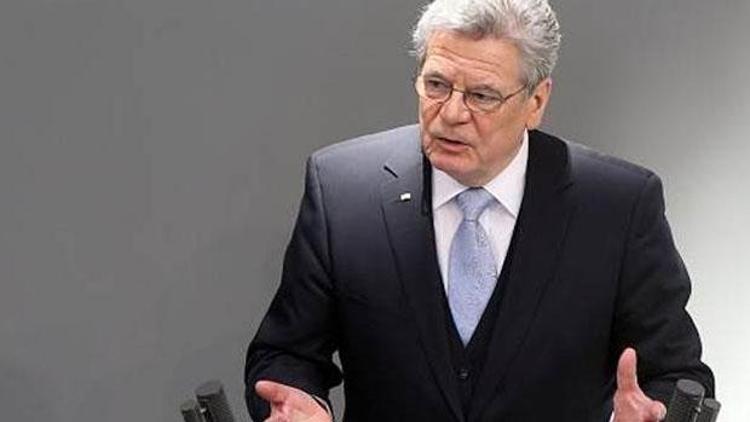 Gauck uyarı nöbetine katılacak