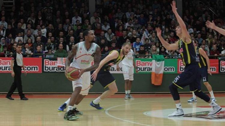 Basketbolda Banvit tutulamıyor