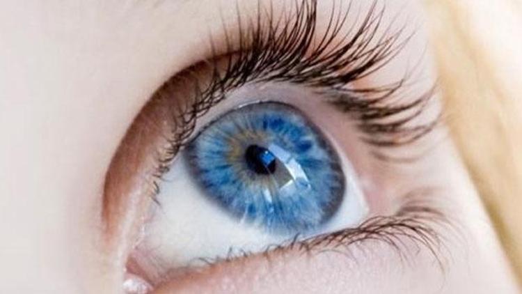Mavi gözlülerin alkole daha yatkın olduğu iddia edildi