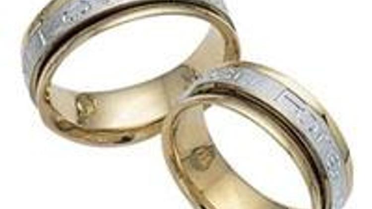 Mezuniyet töreninde pankartlı evlilik teklifi