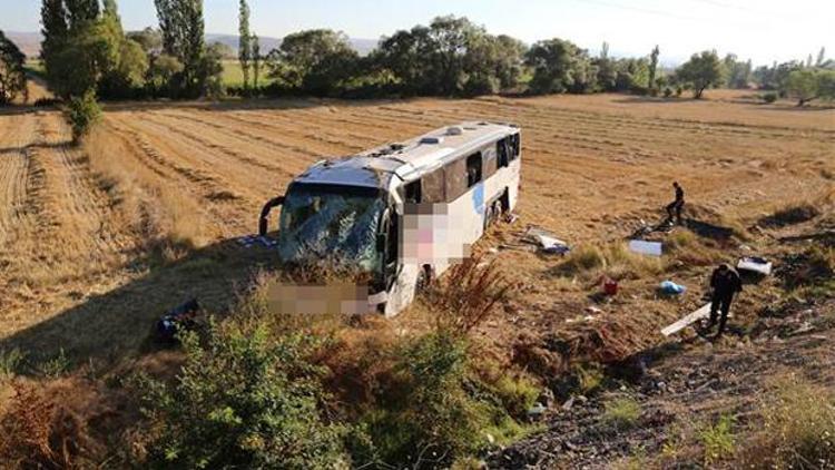 İnönüde yolcu otobüsü devrildi: 42 yaralı