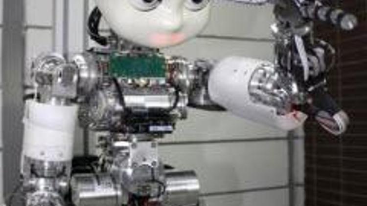 Robot çocuk iCUB Türkiyede