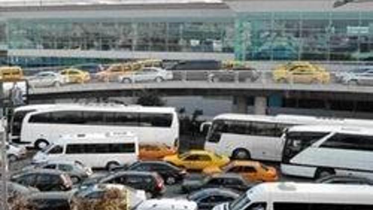 İstanbulda trafik çıldırtacak