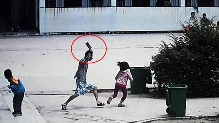 Çinde satırlı saldırgan ilkokul öğrencilerine saldırdı