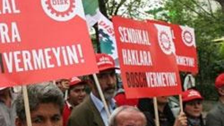 İşçilerin sendika kavgasında kan aktı