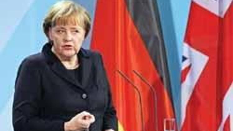 Merkel: Euro ortak tahviline karşı olsam da bunu düşüneceğim