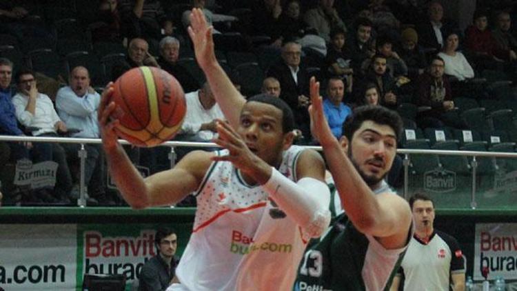 Banvit, liderliğini sürdürdü