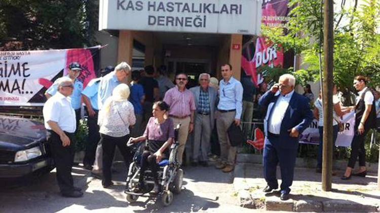 Türkiye Kas Hastalıkları Derneğinin tahliyesi durduruldu