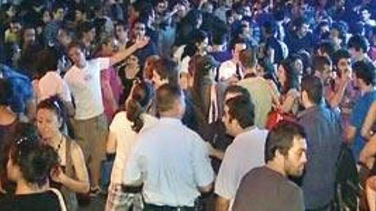 Barlar Sokağı’nda alkollü protesto