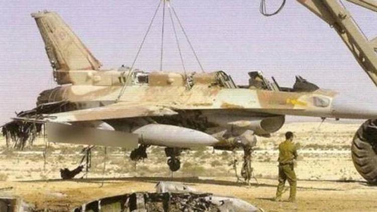 Vurulan İsrail F-16sı böyle inebildi