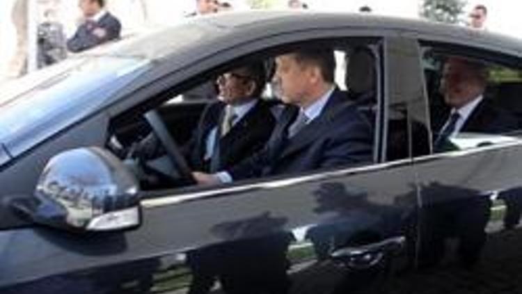 Başbakan Erdoğan, elektrikli otomobil kullandı