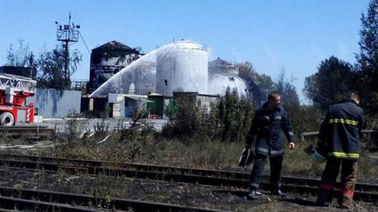Ukraynada yakıt deposunda çıkan yangın kontrol altına alındı