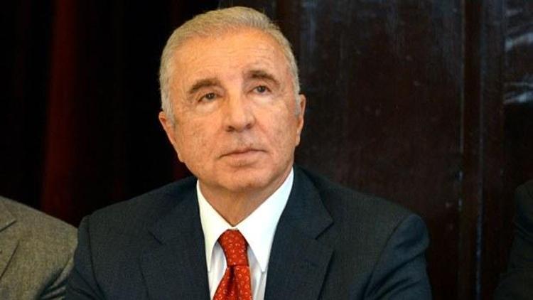 Ünal Aysal: O yönetici Galatasaraya zarar veriyor