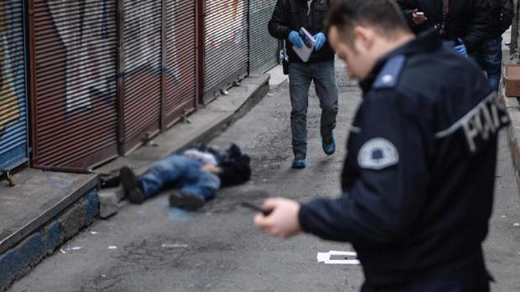 Beyoğlu’nda sokak ortasında cinayet