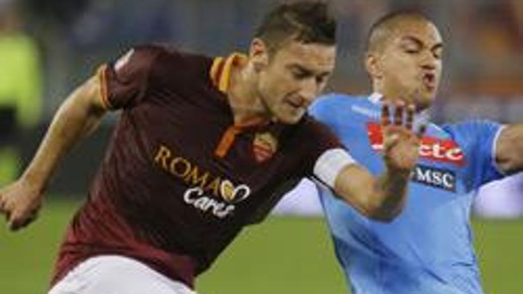 Totti 2 ay sahalardan uzak kalabilir