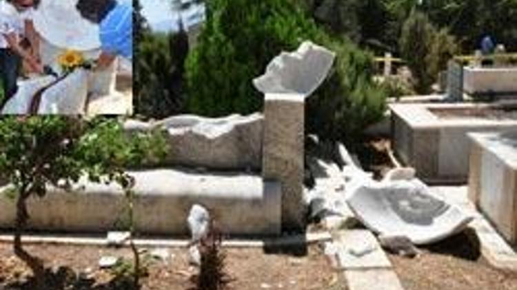 Can babanın mezarı parçalandı...Ünlü isimler saldırıyı hurriyet.com.trye değerlendirdi