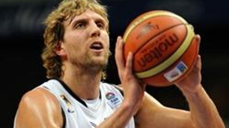 Nowitzki tarih yazıyor