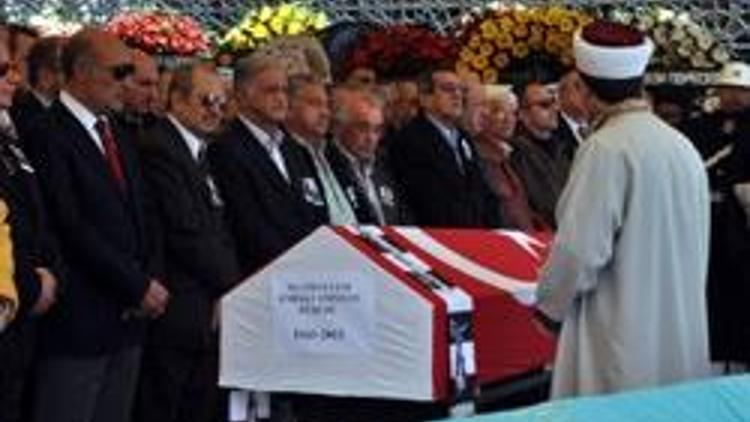 Beşiktaşlılar Vedat Cemin cenazesinde buluştu