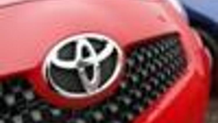 Q1 profit drop forecasts tough year for Toyota