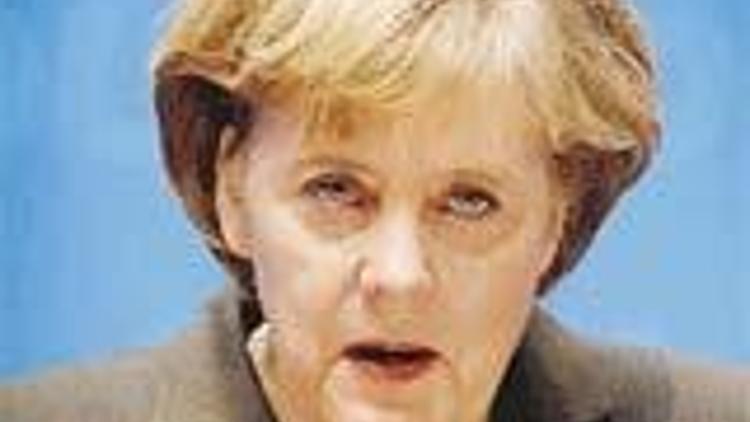Merkel’in partisi AB’de ’Pause’ (*) istiyor