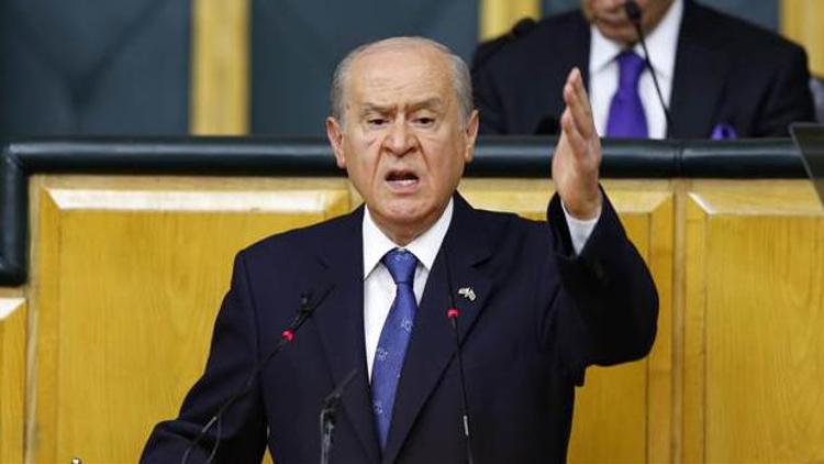 Bahçeli gözlerinin yaşına bakmadı