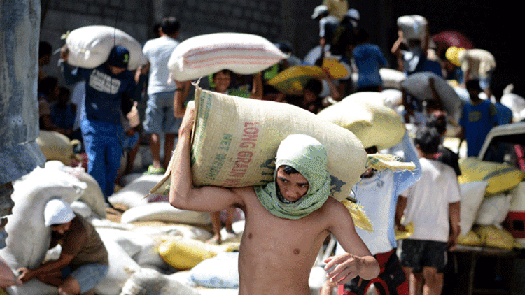 Filipinlerdeki yiyecek izdihamında sekiz kişi öldü