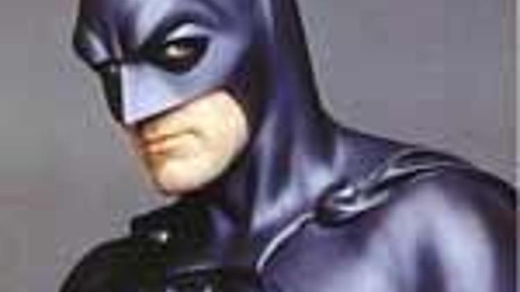 Clooneyin Batman kostümü satılıyor