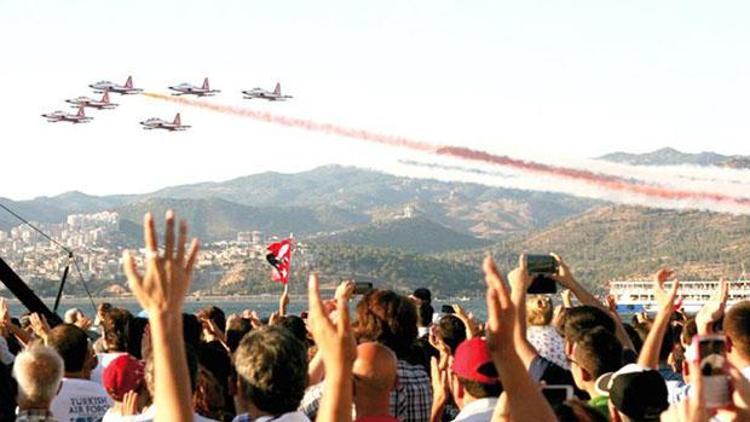 Yıldızlar İzmirden kaydı