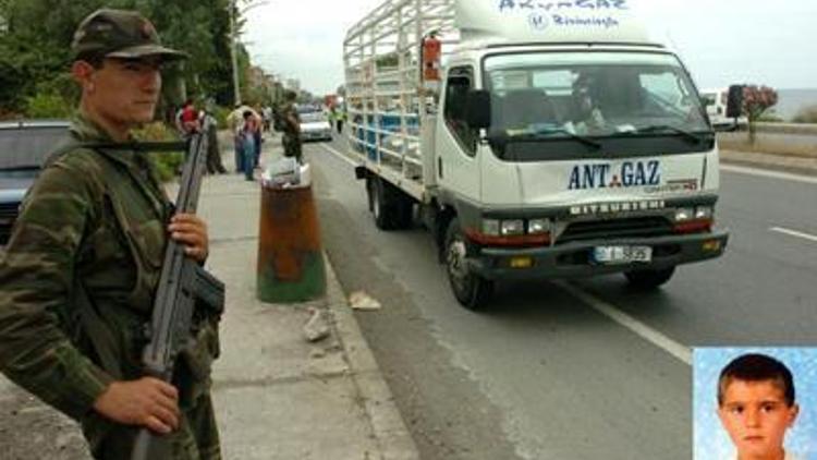 Tüp yüklü kamyonun çarptığı ilköğretim okulu öğrencisi öldü