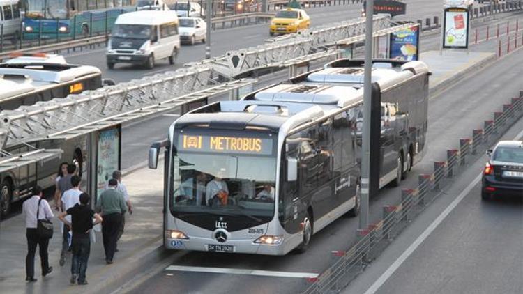 Metrobüs şoförü bıçaklandı