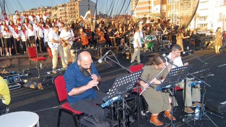 İzmir’de on binlerin izlediği Grup Yorum konseri Ankara’da yasak